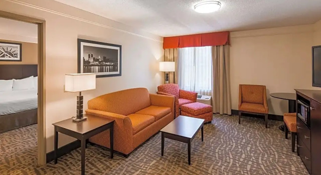 Четырёхместный люкс c 1 комнатой Best Western Plus Peoria