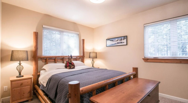 Getaway Moose Apartment 3 NW Comfy Cabins, Book Lejlighed Hoteller i Plain med parkering, Parkering