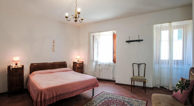 Stunning Home in Colle di Buggiano With Wifi and 3 Bedrooms, Забронировать Отель Отели Буджано с парковкой, Парковка