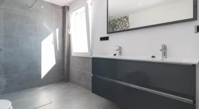Вилла 6 Bed Modern Luxury Villa 5 Min Walk to Beach!