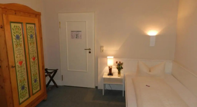 Номер Standard Hotel Löwen-Weinstube