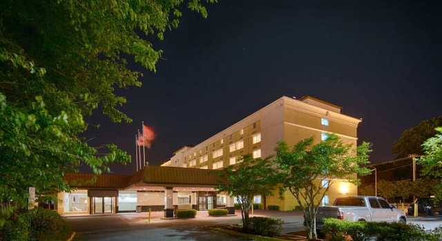 Comfort Inn and Suites Airport North
