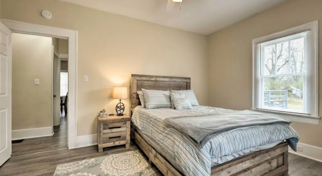 Inviting Home, 1 Mi to High Point University!, Забронировать Дом для отпуска Виллы Хай-Пойнта, Вилла