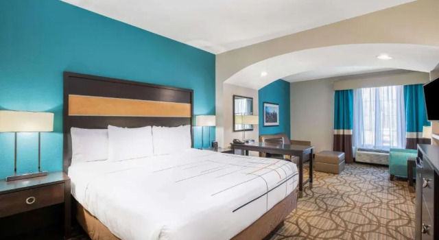 Номер Standard Spark by Hilton Little Rock West