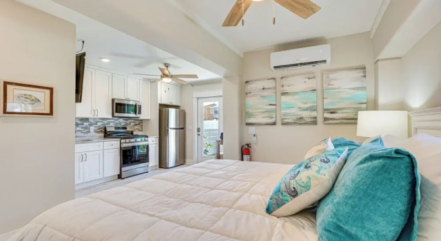 Коттедж Rooftop Deck & Hot Tub: Mexico Beach Home!