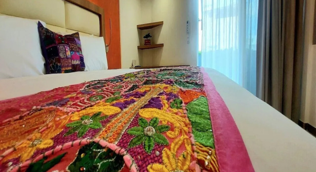 O podwyższonym standardzie dwuosobowy pokój Hotel Boutique Dawat WTC