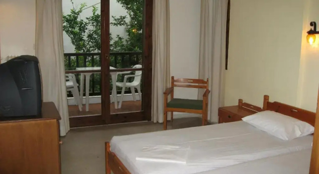 Hotel Maro, Book Hotel Mouresi 