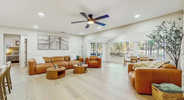 3BR House in the Pines On Golf Course