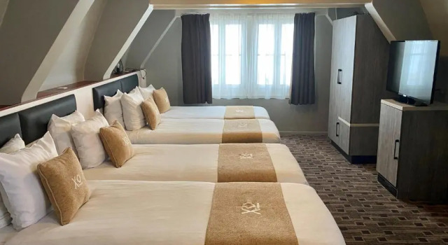 Четырёхместный номер Standard XO Hotels City Centre