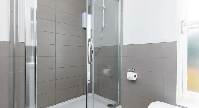 Апартаменты The Lanes Comfy Condo Walk to Beach King Bed