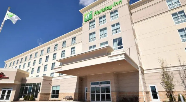 Кровать в общем номере Holiday Inn Cincinnati North West Chester by IHG