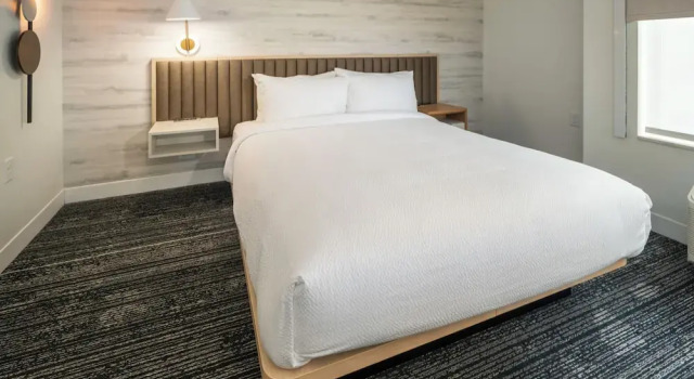 Люкс c 1 комнатой TownePlace Suites by Marriott Louisville Downtown