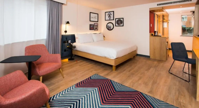 Двухместный номер Accessible Hampton by Hilton London Park Royal