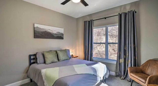 Charming Retreat w/ Mtn Views: Walkable Location!