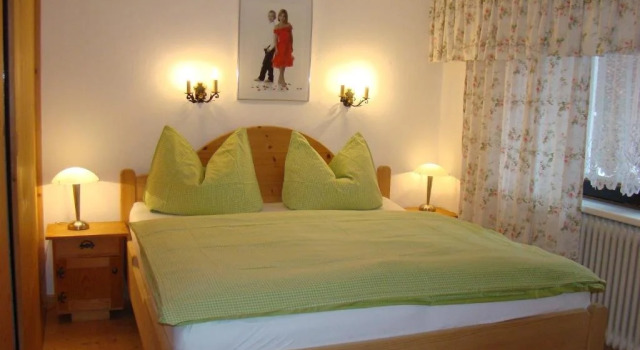 Haus Waldrand, Rezerwuj Hotel Oberndorf in Tirol Kitzbühel Alps