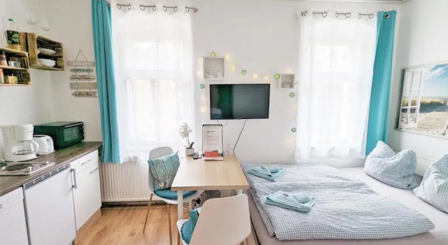 Helle gemütliche Wohnung mit Terrasse und Pool - H2, Rezervovat Hotel Hotely v Sebnitz s bazénem, Bazén