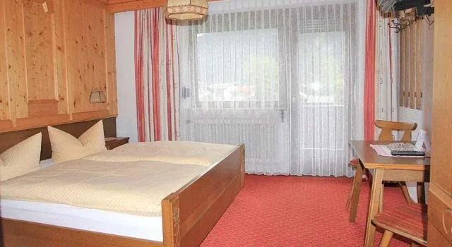 Berghaus Maria, Prenota Hotel Hotel a Tirolo con parcheggio, Parcheggio
