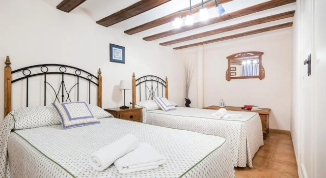 Casa La Carpintera, Book Hotel Hotels in Aragon with Parking, Parking