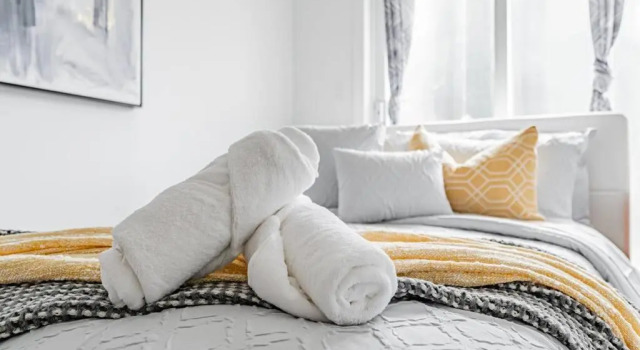 Elegant 3 Bedroom House in Brampton, Varaa Hotelli Brampton 