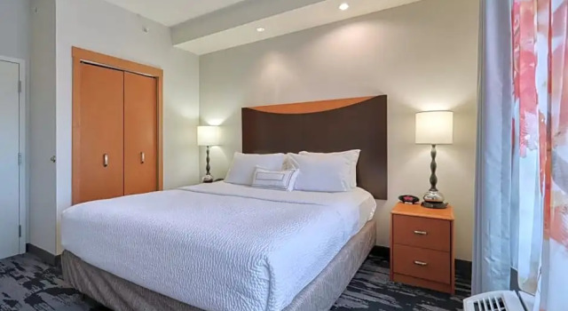 Двухместный люкс c 1 комнатой Fairfield Inn & Suites by Marriott Harrisburg West/New Cumberland
