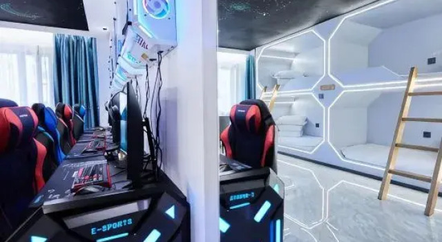 Капсула Wuchang Grey Whale E-sports Hotel