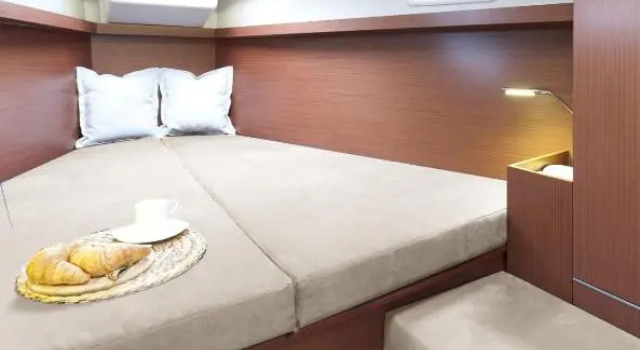 ''Alkyoni" Sailing Yacht, Book Hotel  