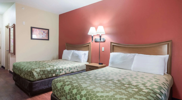Четырёхместный номер Standard Econo Lodge Inn & Suites Rockmart