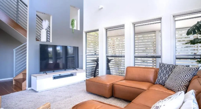Коттедж Large home in the Novotel Estate Twin Waters - 14m Lap Pool, Multiple Living Spaces and Kids Retreat
