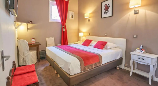 Двухместный номер Standard LOGIS Hôtel Du Théâtre