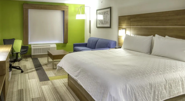 Двухместный люкс Holiday Inn Express & Suites Omaha Downtown - Old Market by IHG