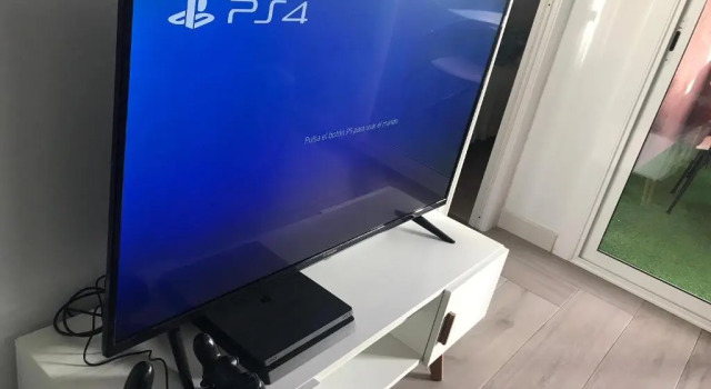 BEACH APARTMENT with BBQ, PS4, BIKES!