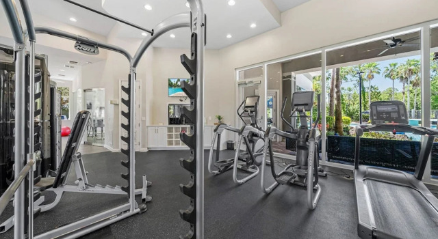 Апартаменты Modern 3BR 2BA Pools Gym Near Airport 5