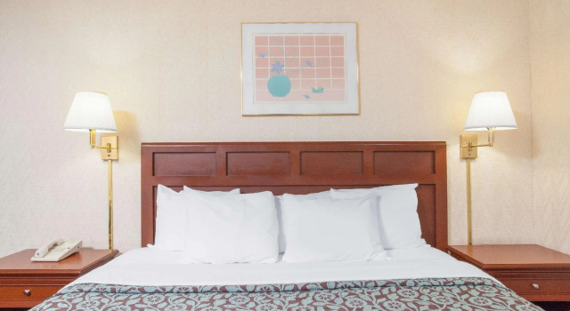 Двухместный номер Standard Days Inn by Wyndham Liberty