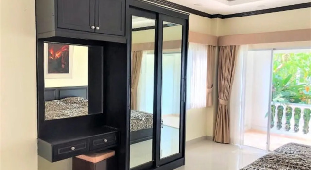 Студия с балконом Large Ground Floor Studio at Baan Suan Lalana