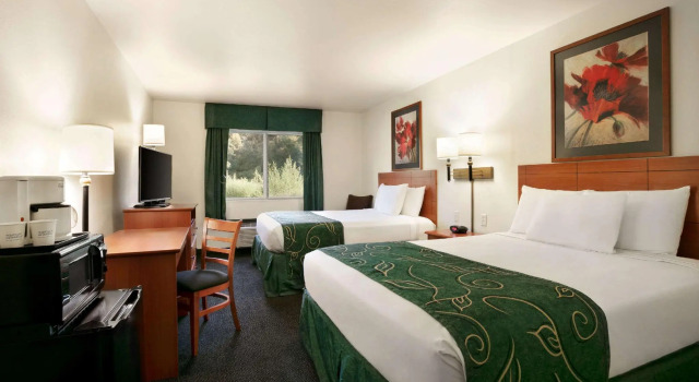 Четырёхместный номер Standard Travelodge by Wyndham Low Moor Near Covington