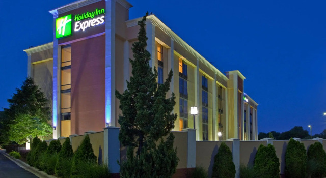 Кровать в общем номере Holiday Inn Express Washington DC East- Andrews AFB by IHG