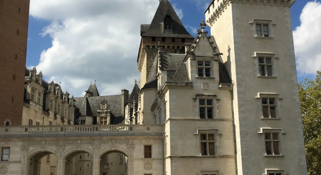 Hôtel Bosquet Pau Centre - Self Check In Budget Hotel, Забронировать Отель По Pyrénées-Atlantiques, рядом с Стадион Pau-Pyrenees Whitewater
