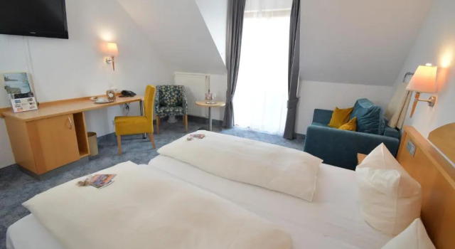 Трёхместный номер Standard AKZENT Hotel Franziskaner