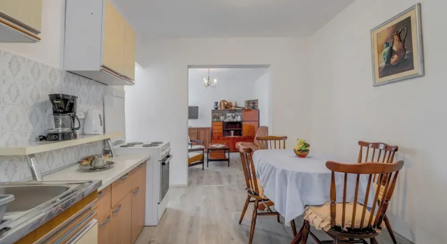 Seafront apt With Balcony, sea View and Mooring