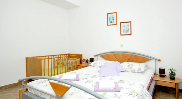 Beautiful Holiday Home "Villa Luka", Забронировать Дом для отпуска Плано Каштель-Штафилич