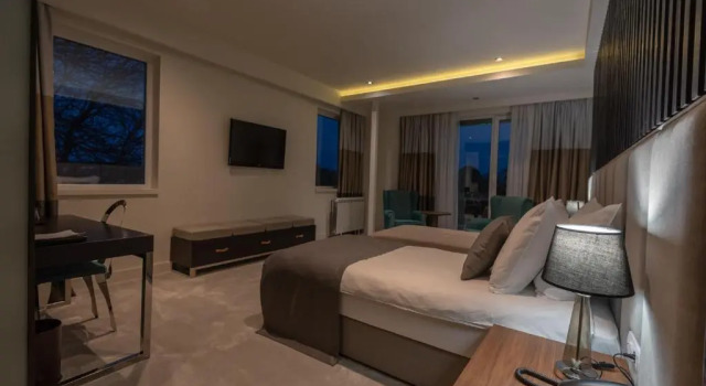 Двухместный номер Deluxe с балконом Hotel ABC