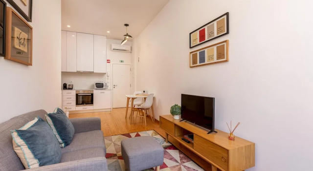 Cosy 1 in Oporto With 1 Bedrooms and 1 Bathrooms, Забронировать Апартаменты/квартира Cedofeita / Santo Ildefonso / Se / Miragaia / Sao Nicolau e Vitoria Порту, рядом с Театр Coliseu do Porto