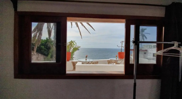 Четырёхместный номер Standard с видом на море Hill House Mazatlan
