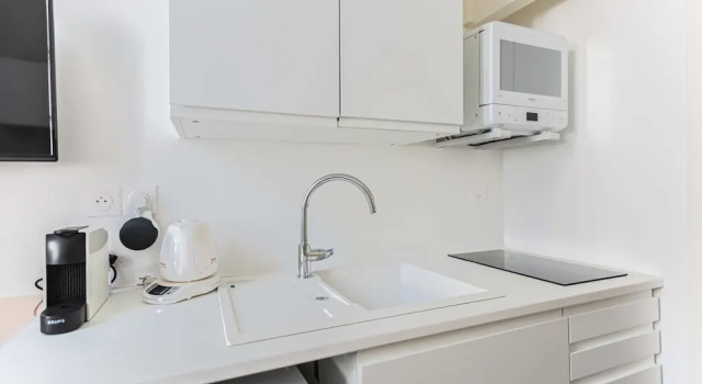 Cosy studio at Paul Doumer, by GuestReady, Rezerwuj Hotel Chartrons 