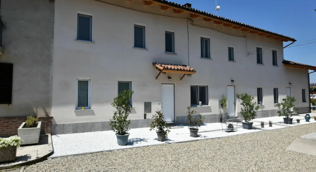 Pleasant Farmhouse in Asti Italy With Private Pool, Book Hotel Hoteller i Asti med pool, Swimmingpool
