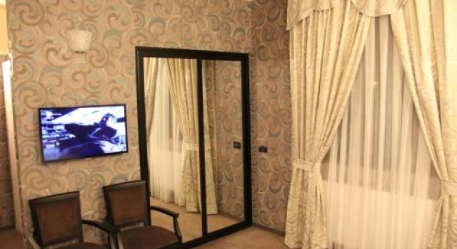 Enigma Pension, Rezerwuj Hotel Hotele w Carpathians - Romania z parkingiem, Parking