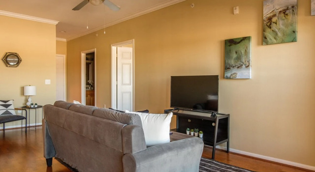 FRONTDESK Residences at Gramercy Apts Houston, Забронировать Отель Беллэйр Хьюстон, рядом с Kelsey Seybold