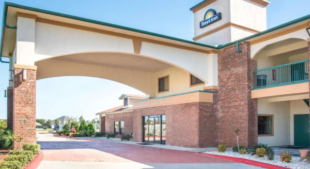 Двухместный номер Standard Days Inn by Wyndham Baytown East