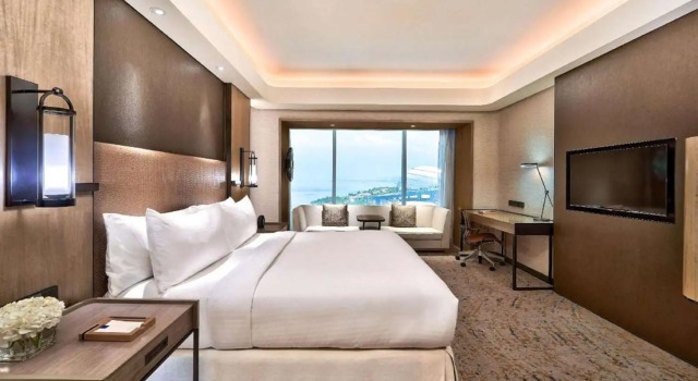 Двухместный номер Deluxe с видом на залив Conrad Manila