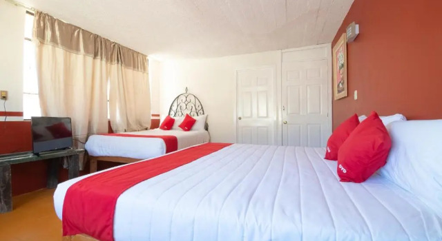 OYO Hotel Meson de la Concepcion, Забронировать Отель Недорогие отели Сакатекас, рядом с Zacatecas Cathedral, недорого